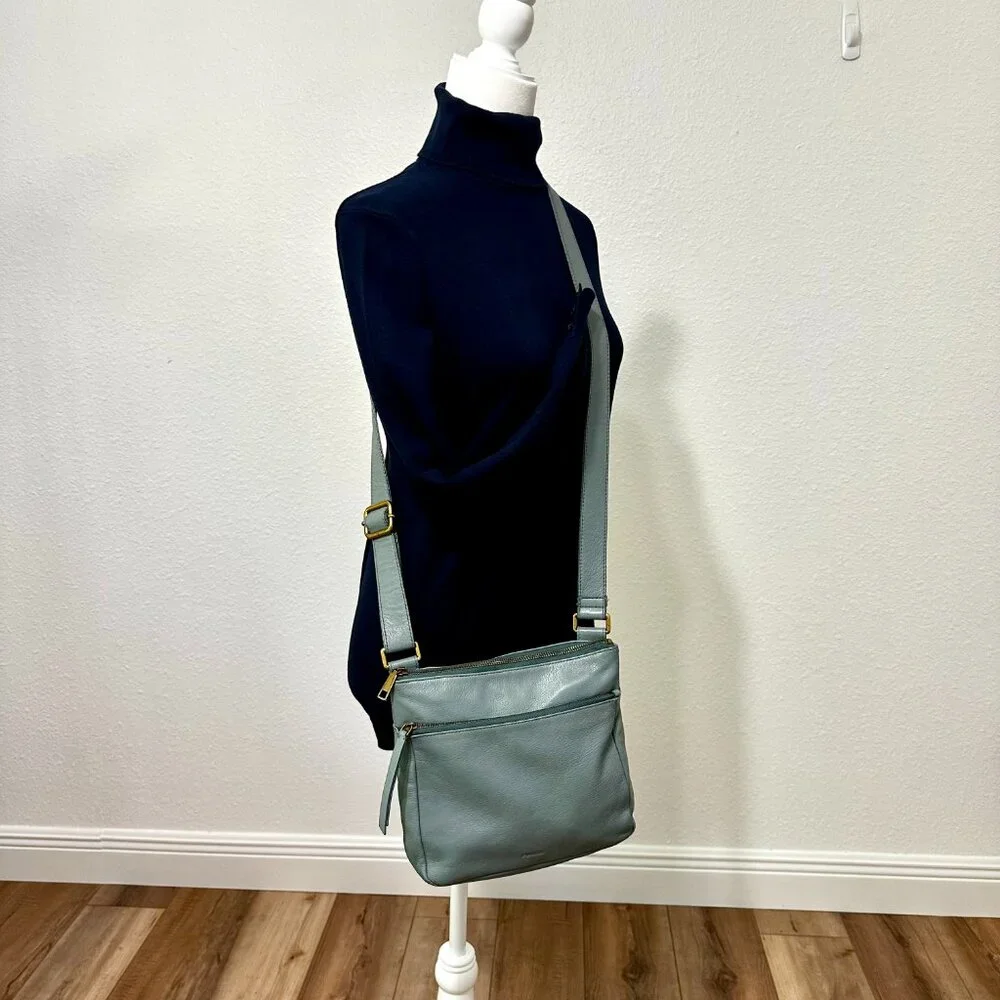 Fossil Explorer Leather Crossbody Bag Teal Blue 11x9x2.5" – Excellent Pre-Owned - Picture 3 of 16